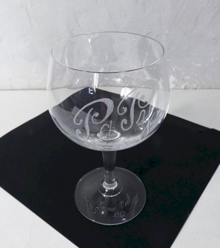 verre ballon à pied en cristal gravé vintage