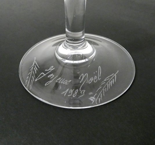 verre ballon à pied en cristal gravé vintage