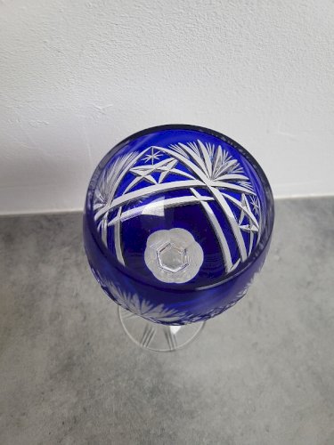 VERRE EN CRISTAL DE COULEUR BLEU