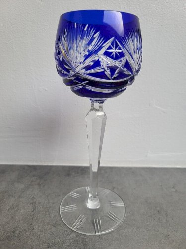 VERRE EN CRISTAL DE COULEUR BLEU