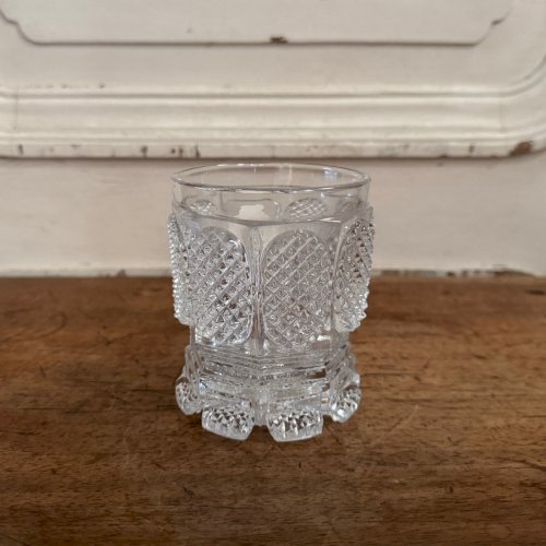 Verre en cristal taillé avec inclusion XIXe représentant la Vierge M3619
