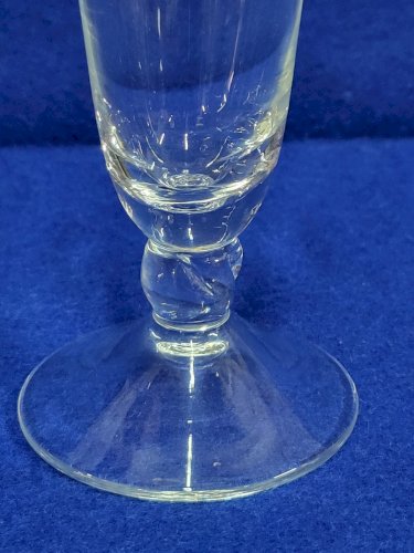 VERRE FLUTE A CHAMPAGNE EN CRISTAL DAUM FRANCE