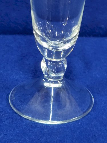 VERRE FLUTE A CHAMPAGNE EN CRISTAL DAUM FRANCE