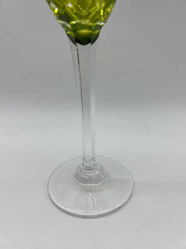 Verre Roemer en cristal jaune – Saint Louis – modèle Chantilly – signé – 23 cm