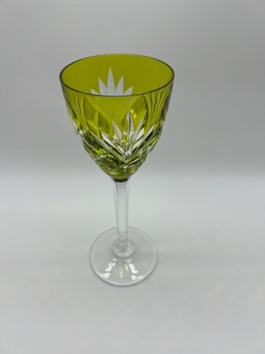 Verre Roemer en cristal jaune – Saint Louis – modèle Chantilly – signé – 23 cm