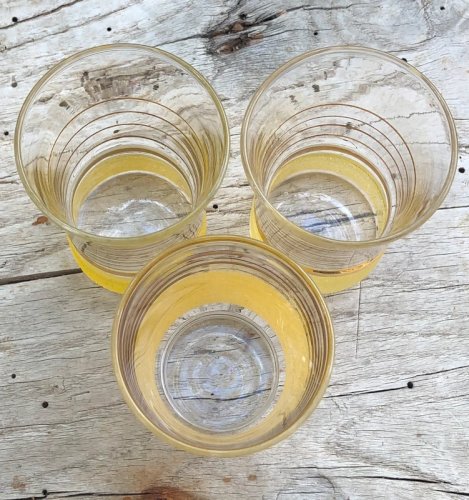 Verres à digestif vintage en verre granité jaune