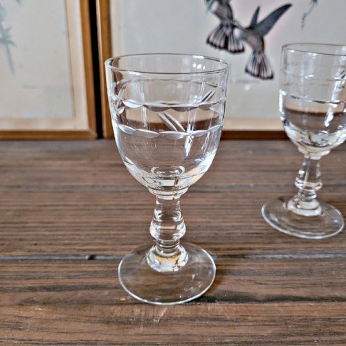 Verres à liqueur (digestif) vintage en verre gravé, décor géométrique
