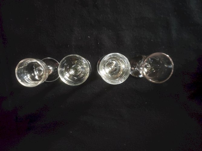 verres à pied de bistrot anciens - vins cuits