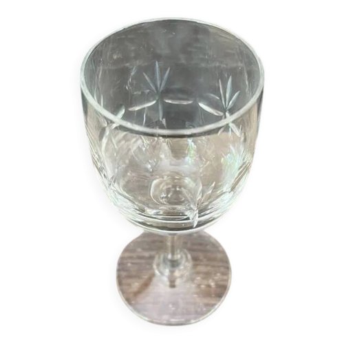Verres à pied en cristal taillé
