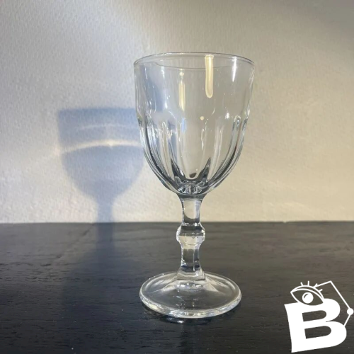 Verres à pied style bistrot