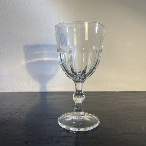 Verres à pied style bistrot