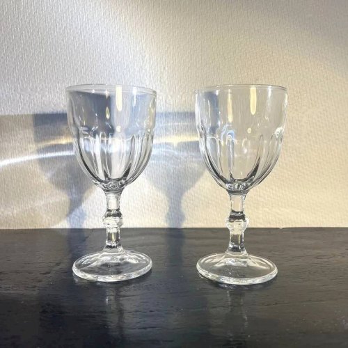 Verres à pied style bistrot