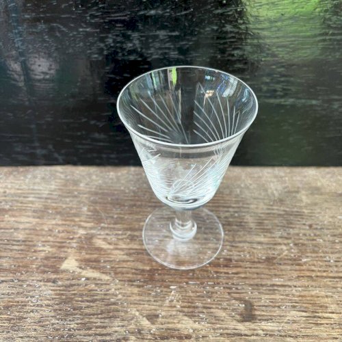 Verres à vin en cristal ciselé