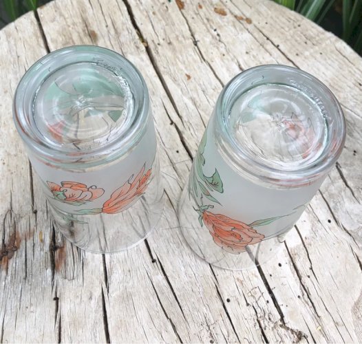 Verres vintage motifs fleurs rouges