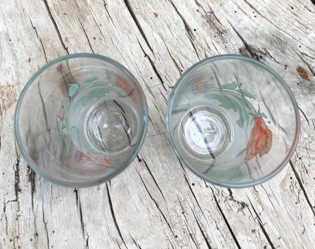 Verres vintage motifs fleurs rouges