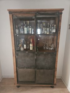 Glass roof bar