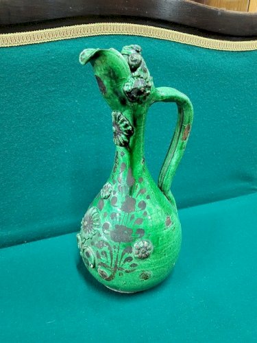 VERSEUSE EN TERRE CUITE VERNISSEE VERTE DEMOISELLE D'AVIGNON