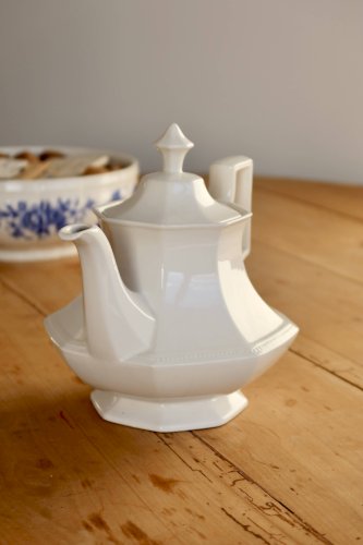 Verseuse vintage en porcelaine blanche Johnson Brothers motif Perle