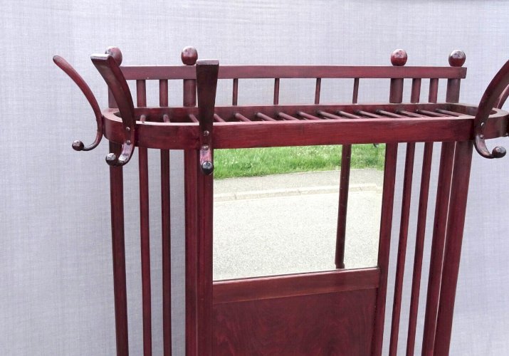 Vestiaire d'entrée par Hoffmann pour Kohn no Thonet -1910 -