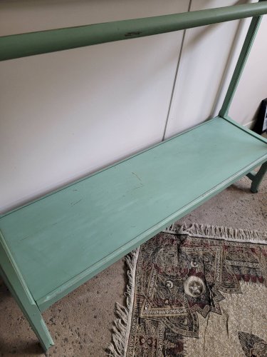 Vestiaire d’entrée, portant « Jette-habits »