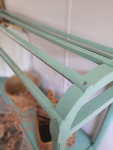 Vestiaire d’entrée, portant « Jette-habits »