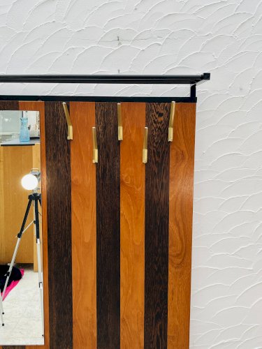 Vestiaire mural vintage avec banc coffre années 70