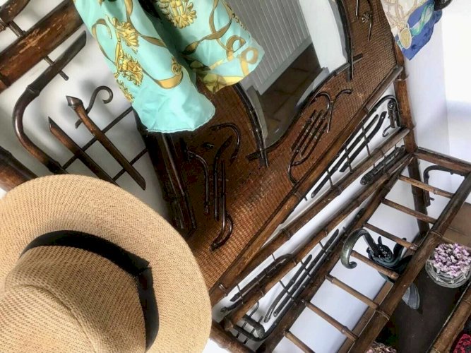 Vestiaire vintage, meuble ancien pour entrée, porte manteaux bambou