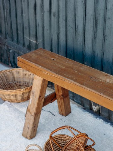 Victor, le banc brutaliste en bois N°17
