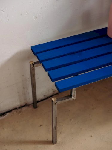 Victor, le banc en bois Guariche N°16