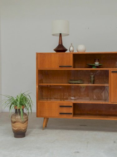 Victoria, la grande vitrine en bois clair N°77