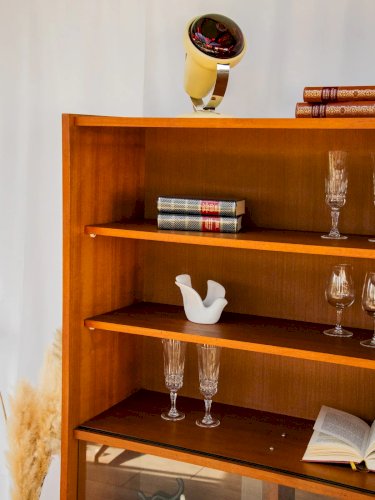 Victoria, la grande vitrine en bois N°135