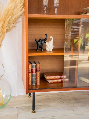 Victoria, la grande vitrine en bois N°135