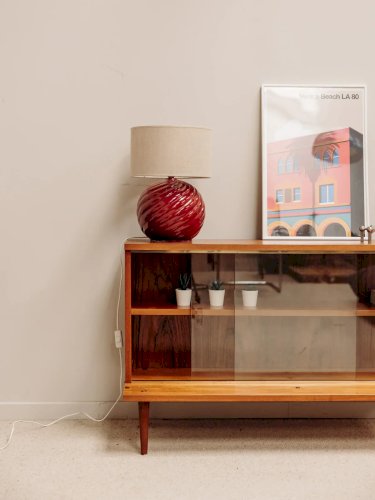 Victoria, la grande vitrine en bois N°68