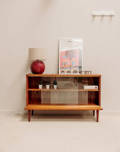 Victoria, la grande vitrine en bois N°68