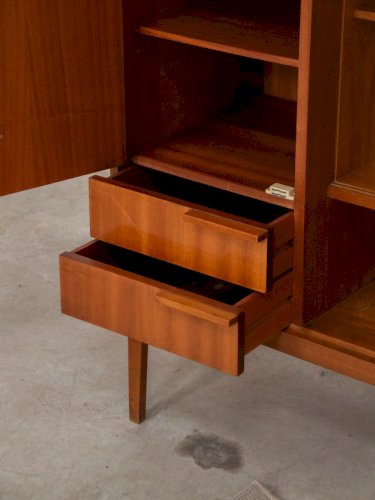 Victoria, la grande vitrine en bois N°75