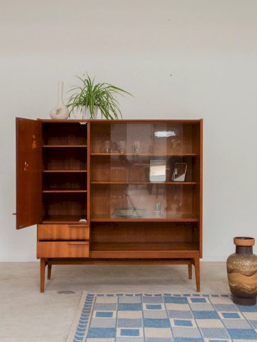 Victoria, la grande vitrine en bois N°75