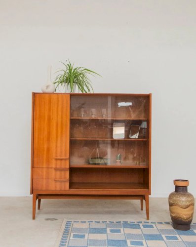 Victoria, la grande vitrine en bois N°75