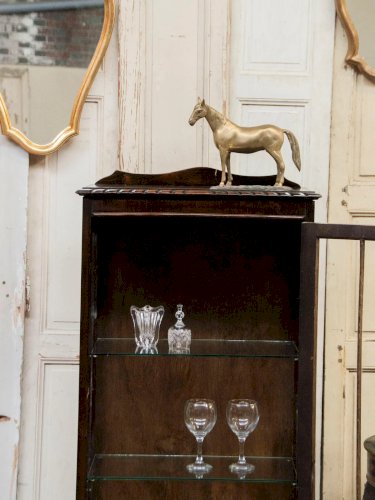 Victoria, la vitrine anglaise en bois foncé N°100