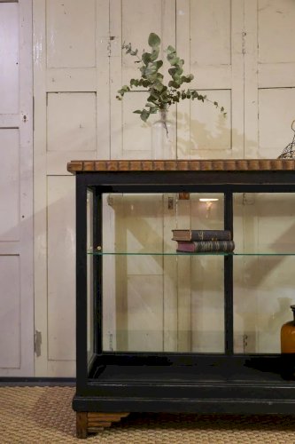 Victoria, la vitrine Art Déco en bois N°116