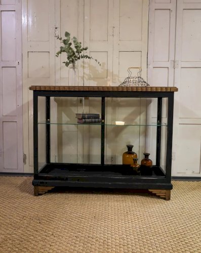 Victoria, la vitrine Art Déco en bois N°116