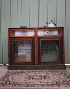 Victoria, la vitrine de comptoir en bois N°117