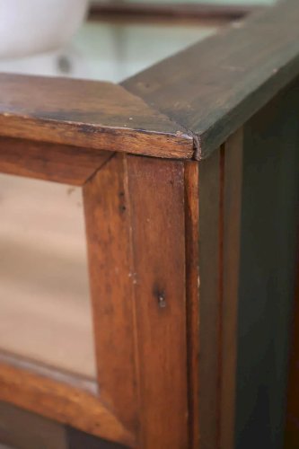 Victoria, la vitrine de comptoir en bois N°117