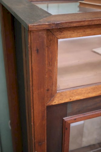 Victoria, la vitrine de comptoir en bois N°117