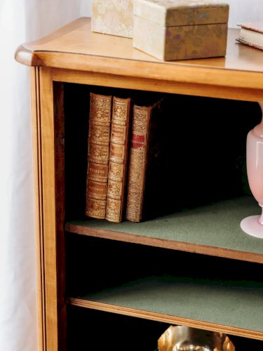 Victoria, la vitrine en bois clair N°91