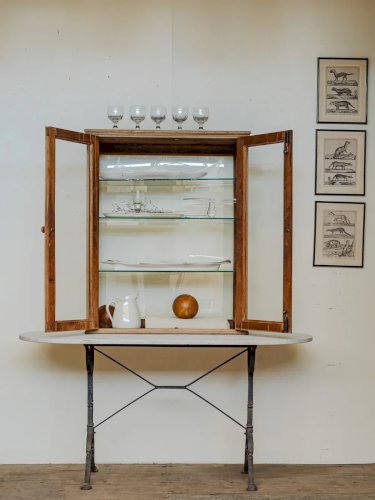 Victoria, la vitrine en bois N°103