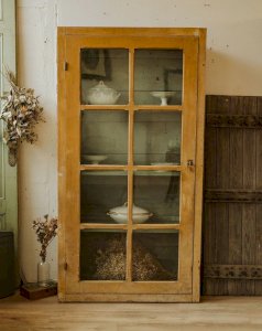 Victoria, la vitrine en bois N°107