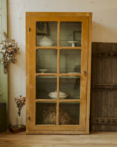 Victoria, la vitrine en bois N°107