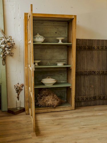 Victoria, la vitrine en bois N°107