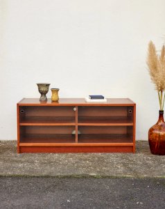 Victoria, the wooden showcase No. 85