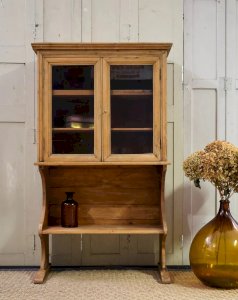 Victoria, la vitrine en verre et pin N°119